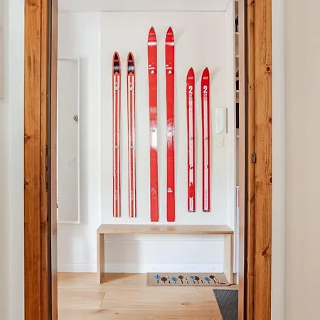 Piste & Terrace - With Parking