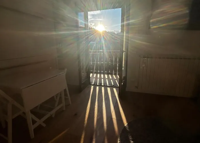 Piste & Terrace - With Parking